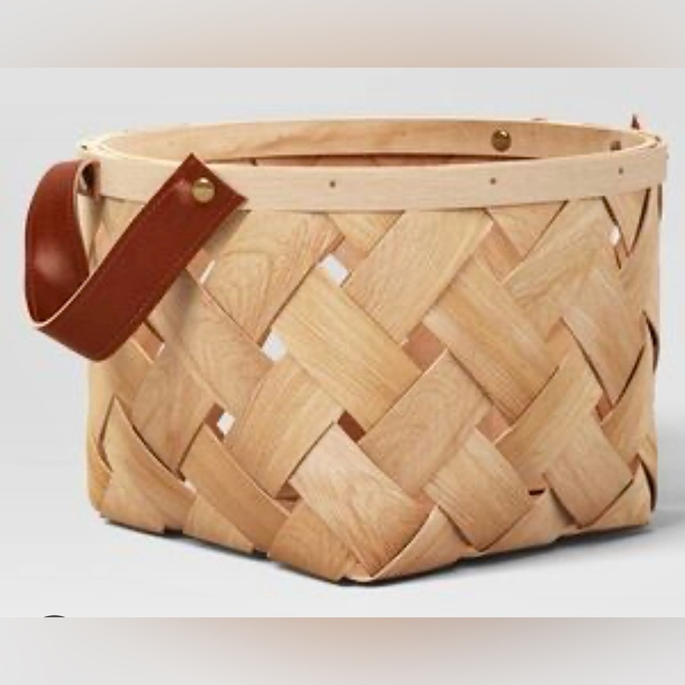 Woven storage basket with leather handles 9in NWT